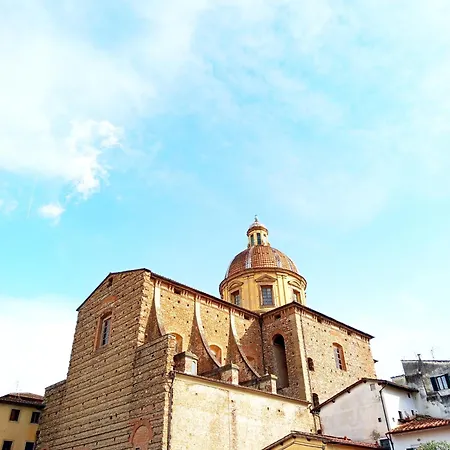 House Nubia, San Frediano, Near Ponte Vecchio, With Free Private Parking Lot Appartamento *