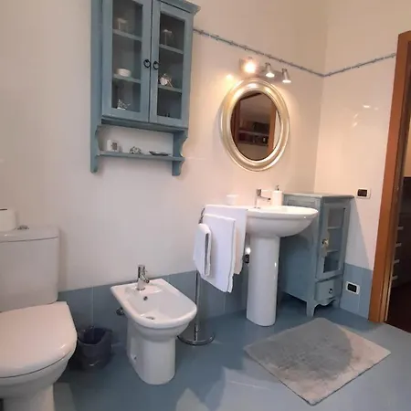 Apartment House Nubia, San Frediano, Near Ponte Vecchio, With Free Private Parking Lot Florence