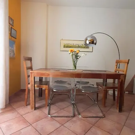 House Nubia, San Frediano, Near Ponte Vecchio, With Free Private Parking Lot * Florence