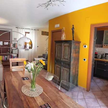 House Nubia, San Frediano, Near Ponte Vecchio, With Free Private Parking Lot Apartment